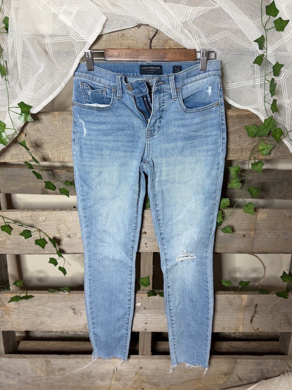 Lucky Brand Light Blue Skinny Jeans with Subtle Distress